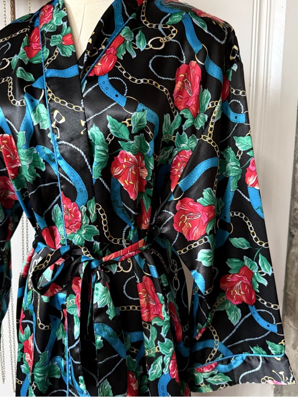 Vintage Horse-Bit and Floral Satin Black Multicolor Womens Robe - Picture 6 of 7